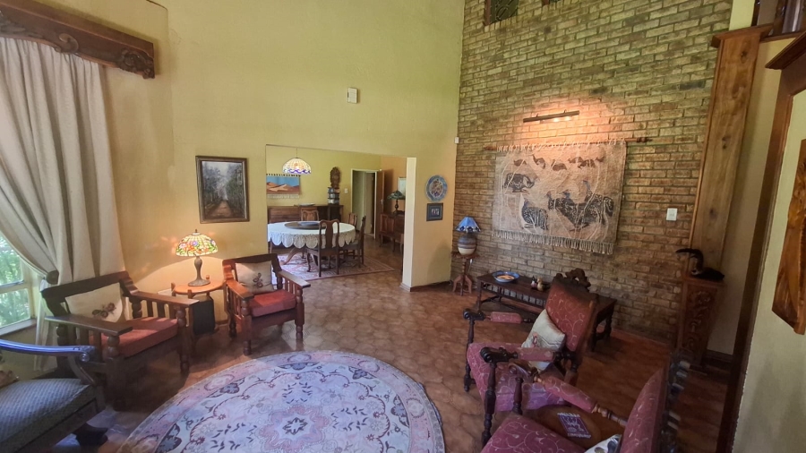 6 Bedroom Property for Sale in Mooivallei Park North West